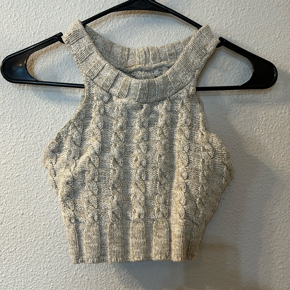 No brand or size sweater tank fits like a XXS - Picture 1 of 3